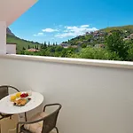 빌라 Plasa Žrnovnica
