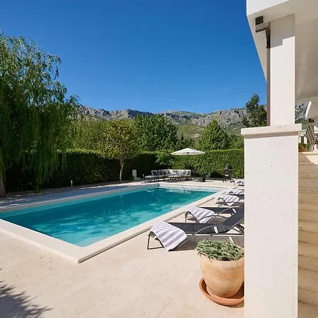 Plasa Villa