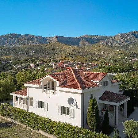 Villa Plasa